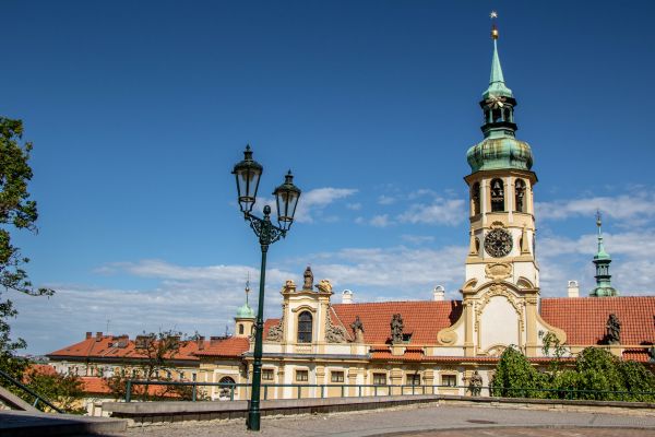 20180430_nerudovkou-k-loretě_0288C31E4192-C278-797A-29BB-CC9AE76D66CA.jpg